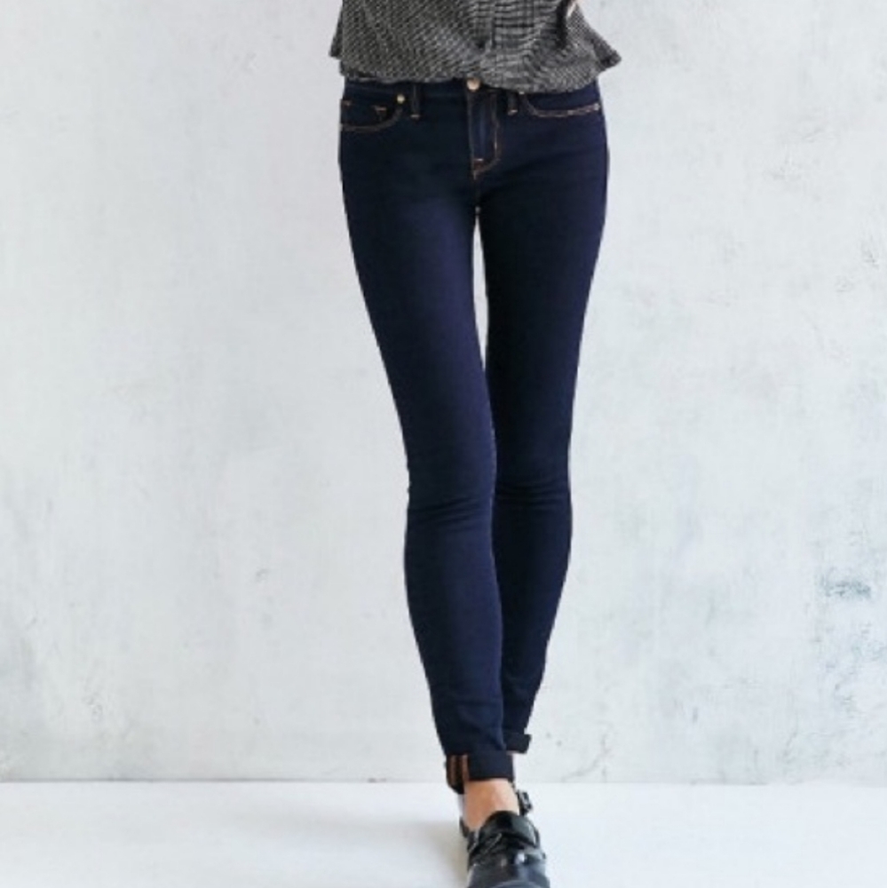 BDG mid rise cigarette (skinny) ankle jeans